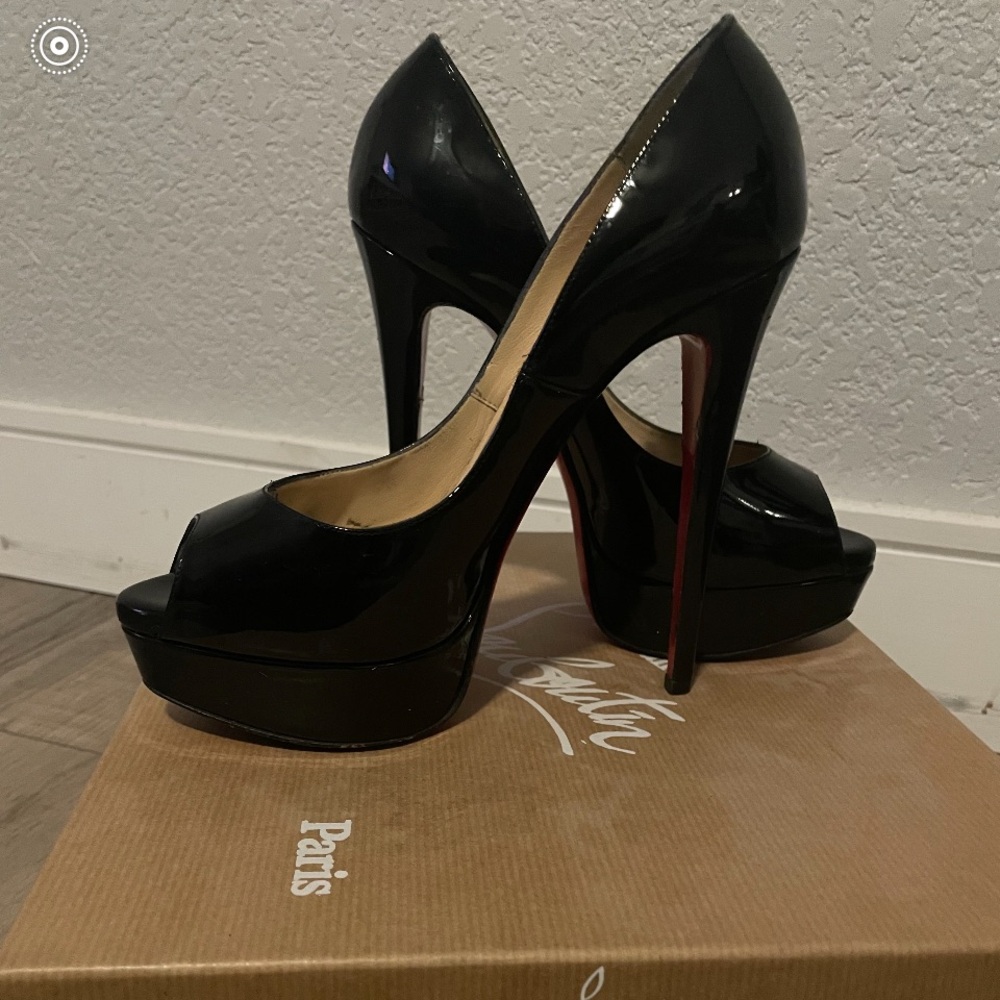 Christian Louboutin blk peep toe
